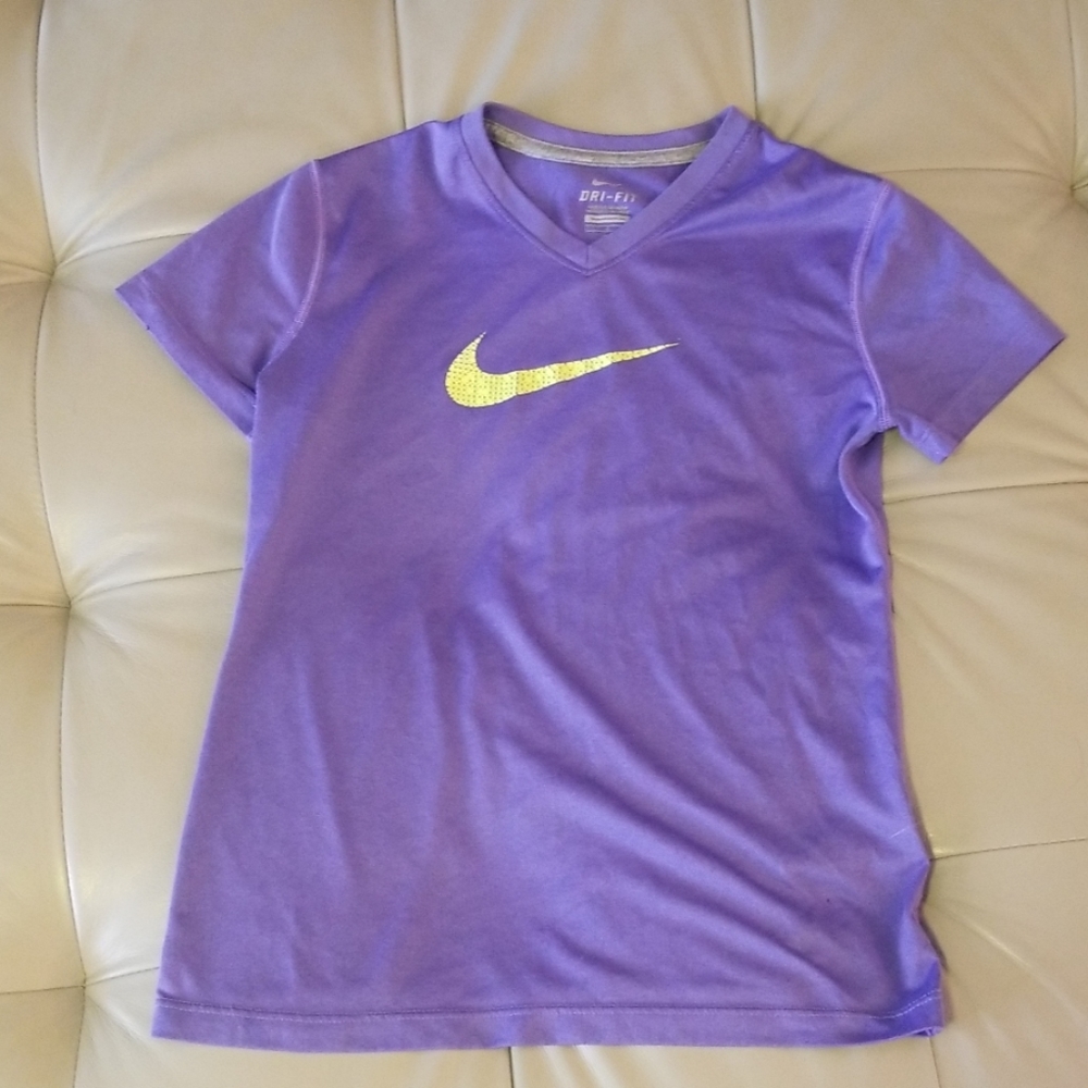 Nike girl's shirt. Sz L